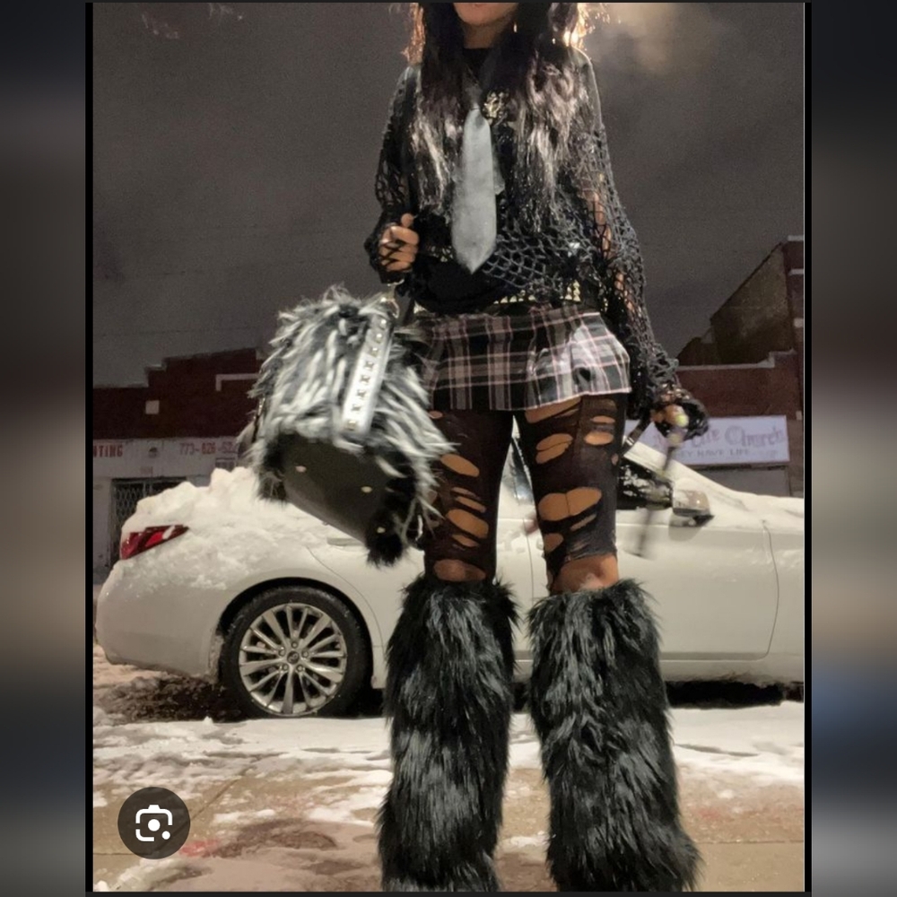 Vintage Black Faux Fur Fuzzy Vest - Picture 10 of 15